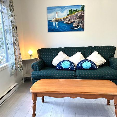 Summer Breeze Hotel Sooke Bagian luar foto