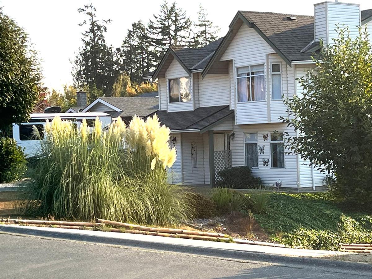 Summer Breeze Hotel Sooke Bagian luar foto