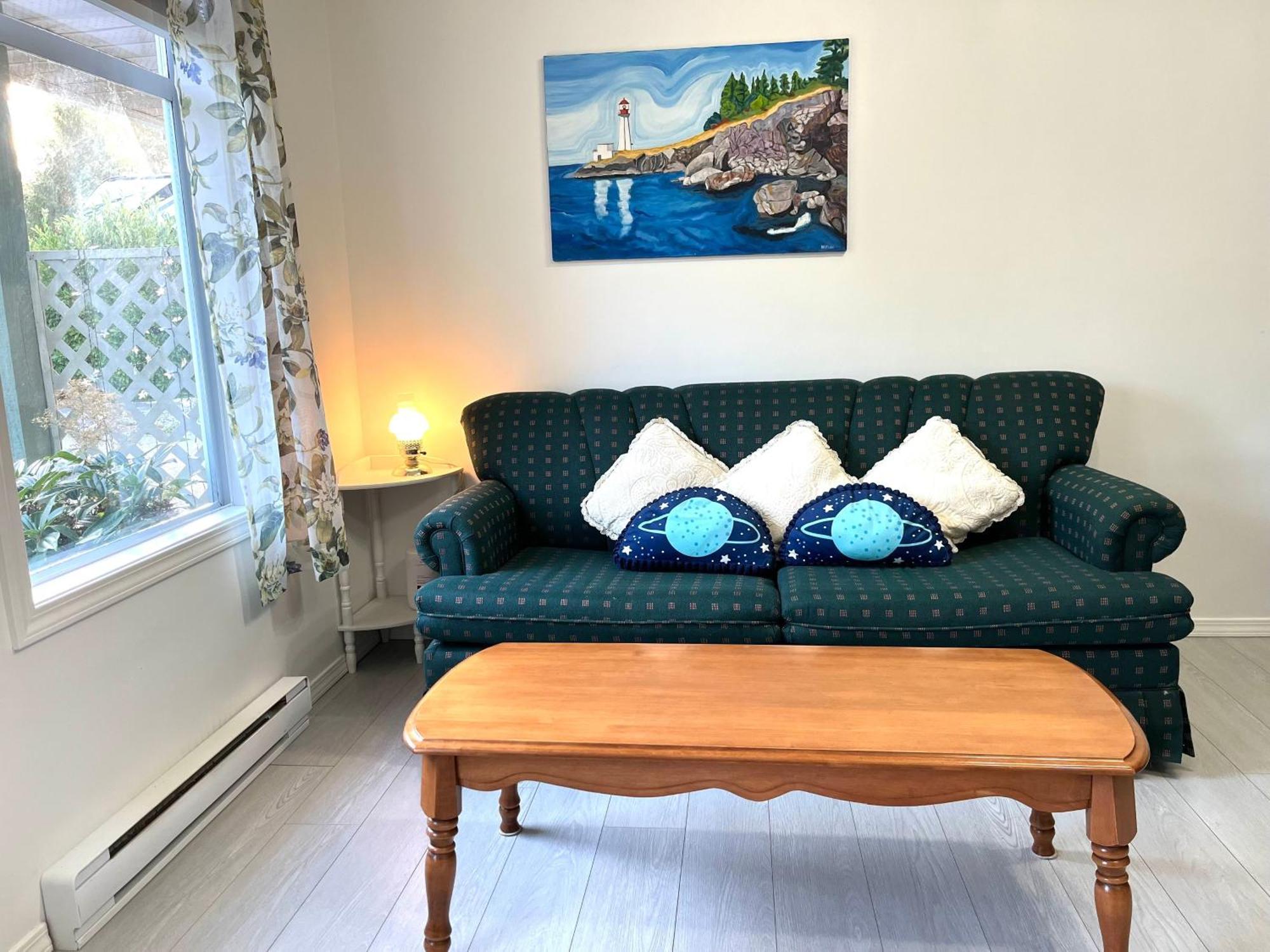 Summer Breeze Hotel Sooke Bagian luar foto