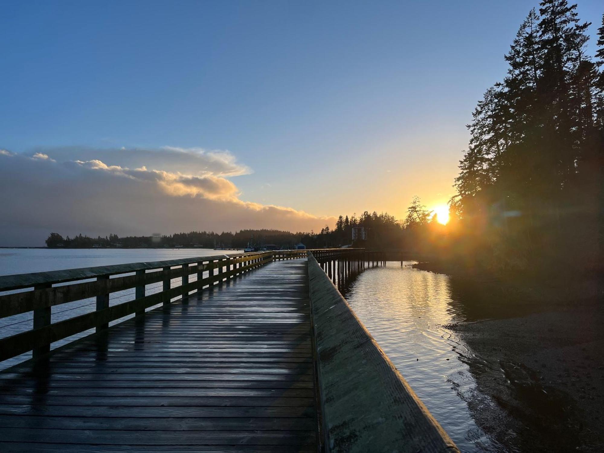 Summer Breeze Hotel Sooke Bagian luar foto