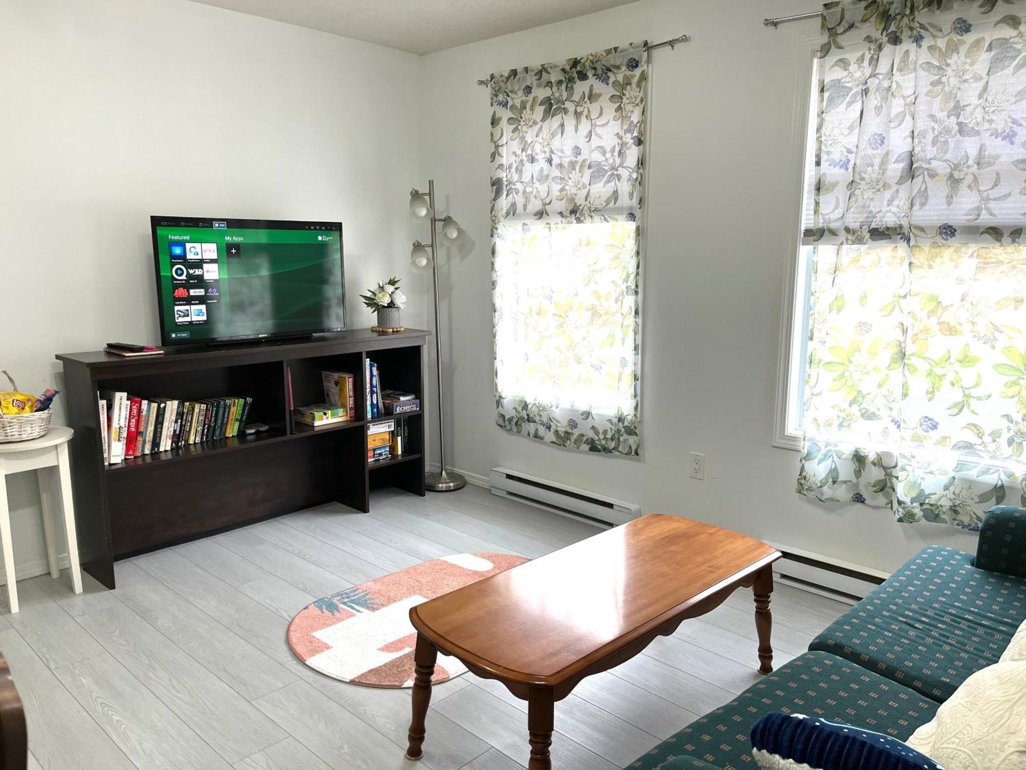 Summer Breeze Hotel Sooke Bagian luar foto