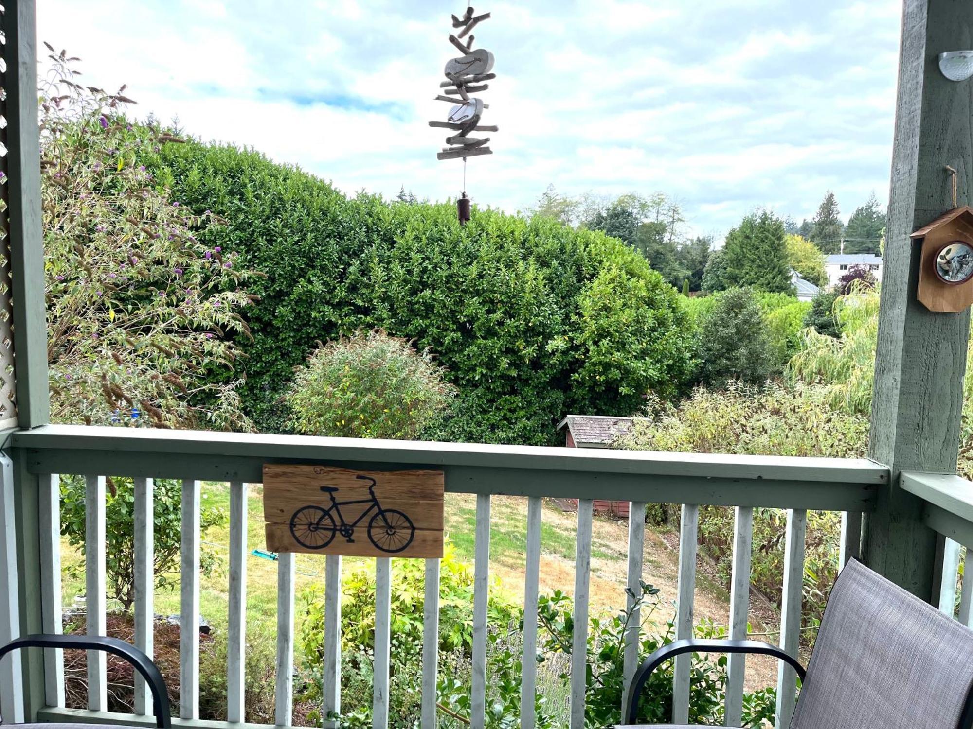 Summer Breeze Hotel Sooke Bagian luar foto
